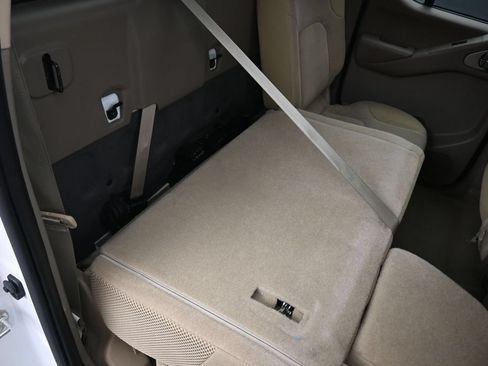 Used 2019 Nissan Frontier SV w/ Value Truck Package RWD image 34