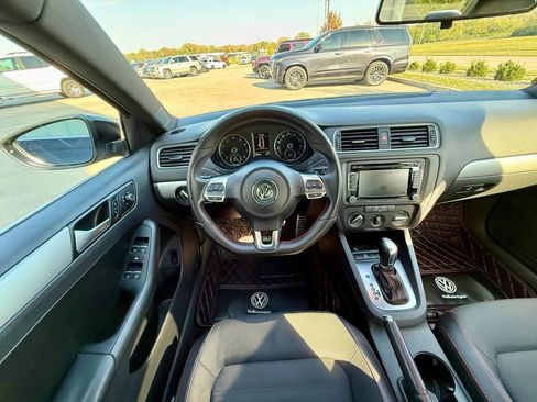 Used 2014 Volkswagen Jetta GLI image 13