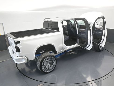 Used 2022 Chevrolet Silverado 1500 High Country image 89