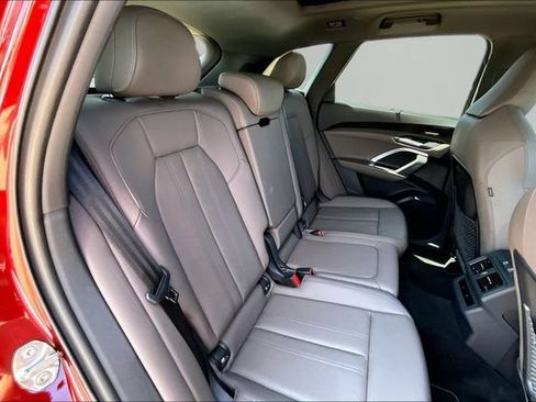 Used 2025 Audi Q5 Premium Plus w/ Premium Plus AWD/4WD image 29