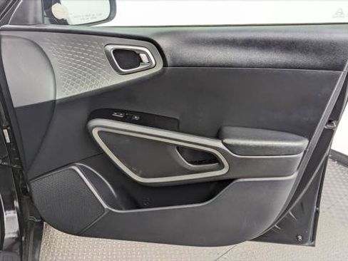 Used 2022 Kia Soul LX w/ Technology Package image 21