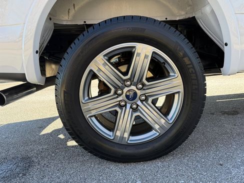 Used 2018 Ford F150 Lariat image 31