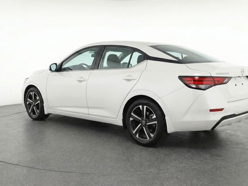 Used 2025 Nissan Sentra SV image 6