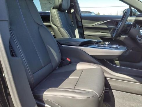 New 2025 Cadillac Lyriq Luxury image 22