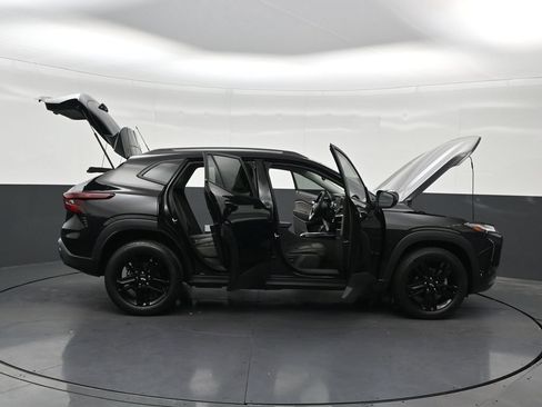 Used 2025 Chevrolet Trax ACTIV w/ Driver Confidence Package FWD image 32