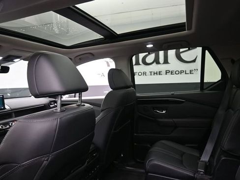 Used 2023 Honda Pilot Touring image 25