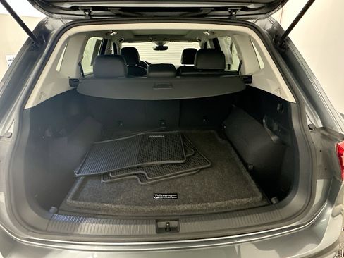 Used 2022 Volkswagen Tiguan SE image 31