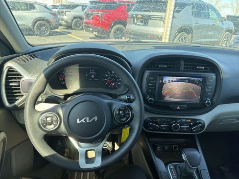 Used 2022 Kia Soul LX w/ Technology Package image 11