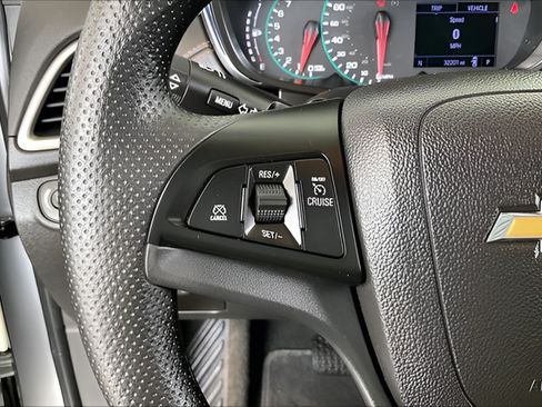 Used 2020 Chevrolet Trax LS w/ Tint and Cruise Package AWD/4WD image 10