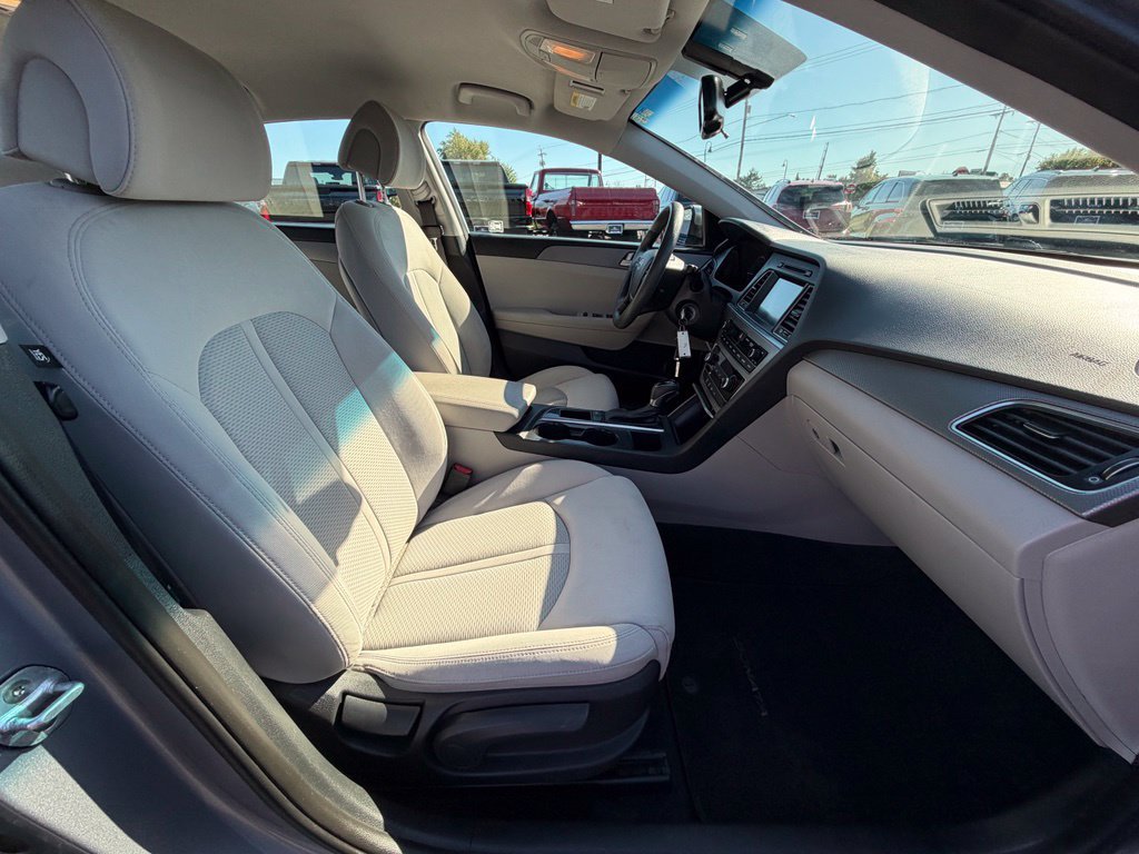Used 2017 Hyundai Sonata SE FWD image 22