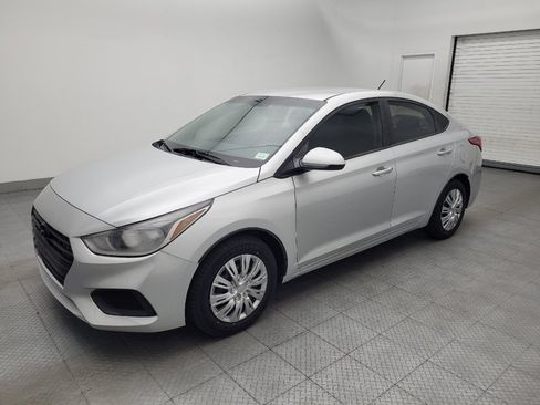 Used 2019 Hyundai Accent SE FWD image 2