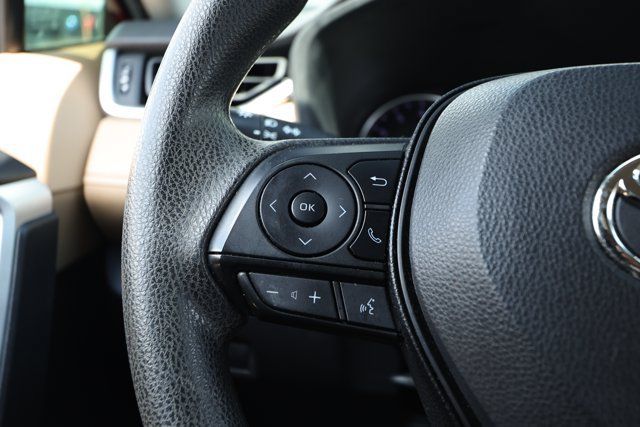 Used 2019 Toyota RAV4 LE FWD image 13