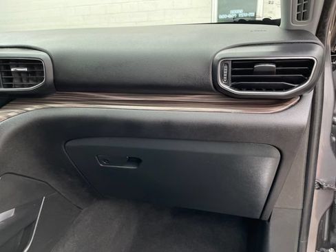 Used 2024 Ford Explorer Limited w/ Limited Technology Package AWD/4WD image 43