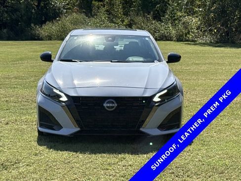 New 2025 Nissan Altima 2.5 SR w/ SR Premium Package image 13