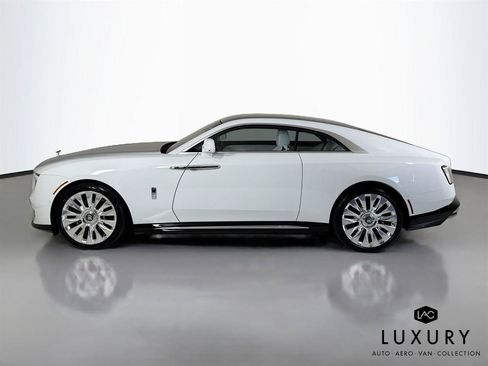 Used 2024 Rolls-Royce Spectre w/ Spectre Launch Package AWD/4WD image 9