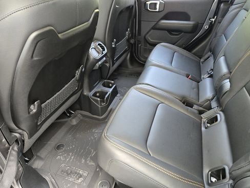 New 2025 Jeep Gladiator Sport image 22