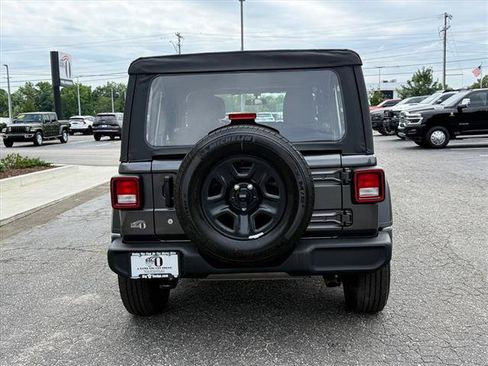 Used 2022 Jeep Wrangler Unlimited Sport AWD/4WD image 4