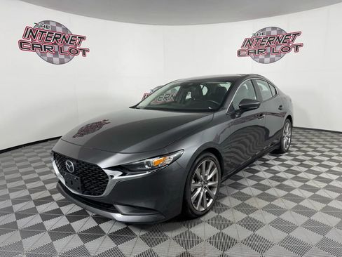 Used 2021 MAZDA MAZDA3 s image 3