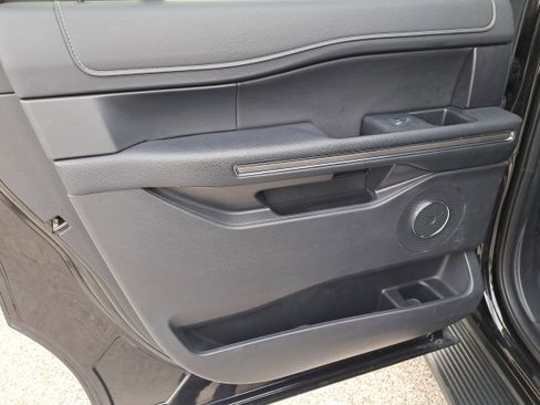 Used 2024 Ford Expedition Max XLT image 19