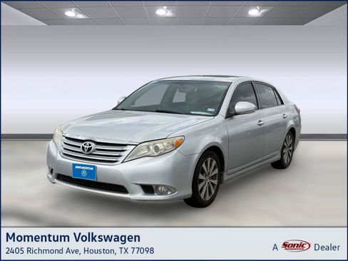 Used 2011 Toyota Avalon Limited image 1