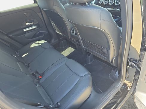 Used 2025 Mercedes-Benz GLA 250 image 11