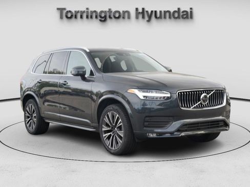 Used 2022 Volvo XC90 T6 Momentum w/ Advanced Package image 1