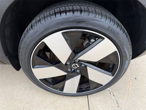 Used 2023 Volvo C40 P8 Recharge Ultimate image 6