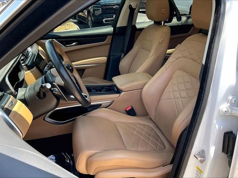 Used 2023 Jaguar F-PACE S AWD/4WD image 25