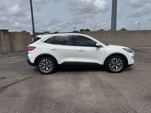 Used 2020 Ford Escape Titanium w/ Titanium Premium Package 2.0 FWD image 8