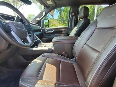 Used 2024 GMC Sierra 2500 Denali w/ Denali Reserve Package AWD/4WD image 3