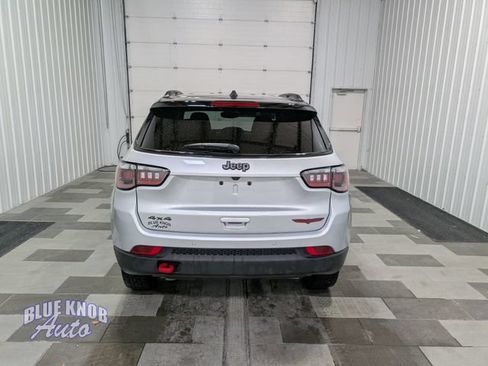 Used 2025 Jeep Compass Trailhawk AWD/4WD image 3