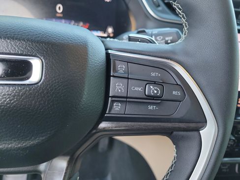 Used 2025 Jeep Grand Cherokee L Limited RWD image 25