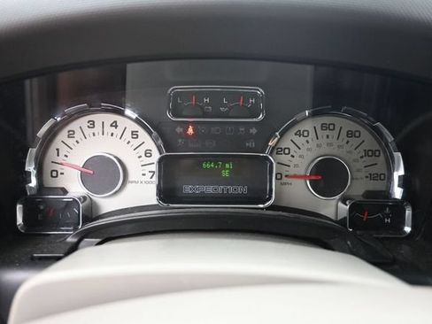 Used 2009 Ford Expedition XLT AWD/4WD image 25