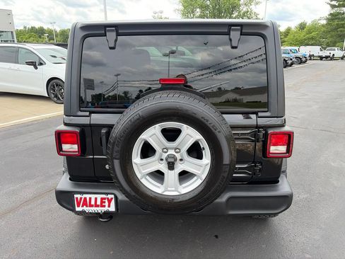 Certified 2018 Jeep Wrangler Sport AWD/4WD image 6