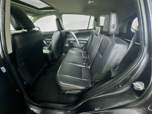 Used 2018 Toyota RAV4 Limited FWD image 29