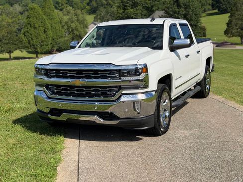 Used 2016 Chevrolet Silverado 1500 LTZ w/ Sport Package AWD/4WD image 4