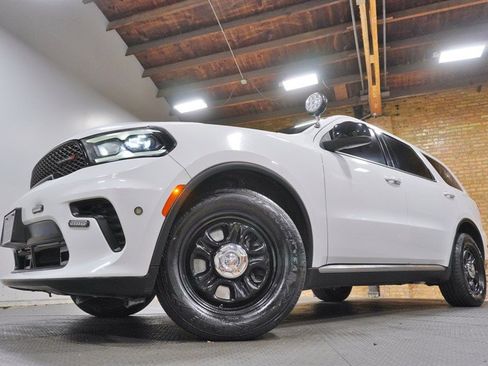 Used 2023 Dodge Durango AWD image 3