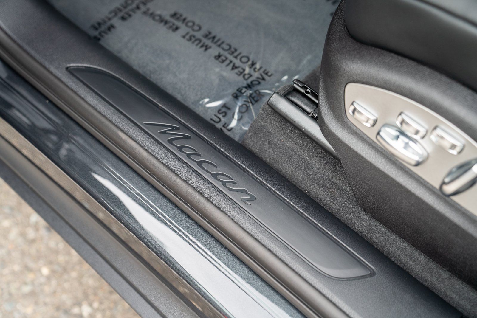 Certified 2026 Porsche Macan AWD/4WD image 12