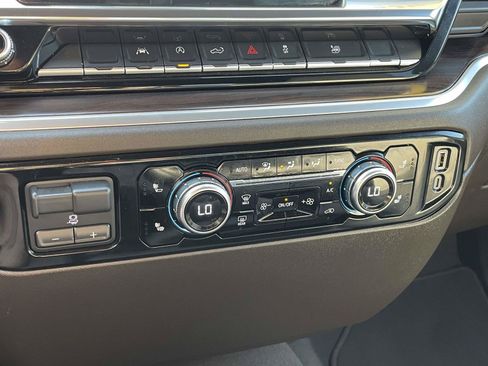 Used 2025 GMC Sierra 1500 SLT RWD image 29