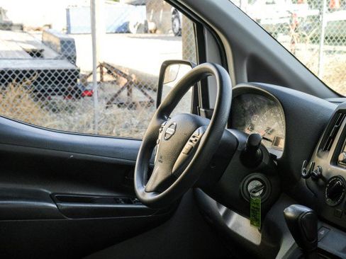 Used 2020 Nissan NV200 S FWD image 20