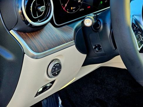 New 2026 Mercedes-Benz C 300 4MATIC Sedan image 17