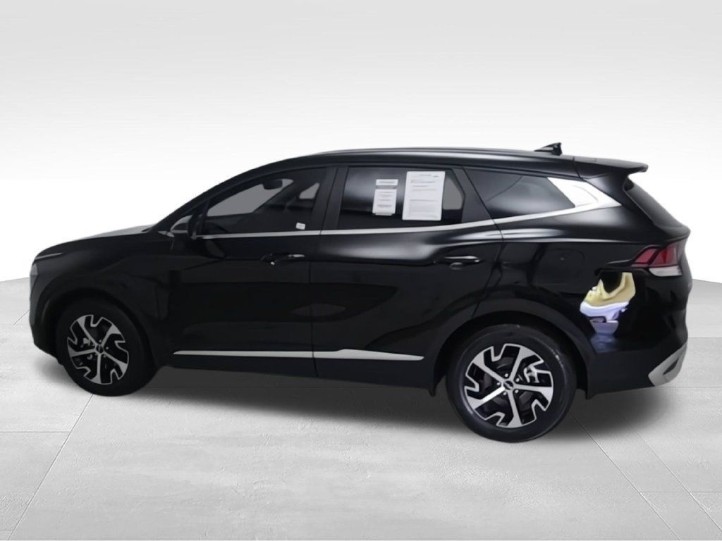 Used 2025 Kia Sportage EX FWD image 6