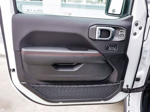 New 2026 Jeep Gladiator Rubicon w/ Steel Bumper Group image 25