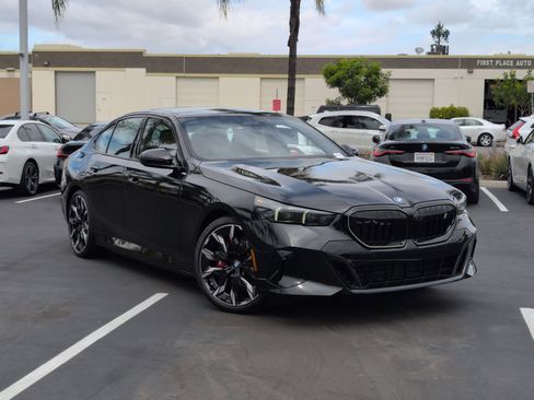 New 2026 BMW i5 eDrive40 w/ Executive Package RWD image 2