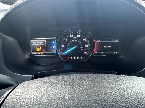 Used 2018 Ford Explorer XLT w/ Equipment Group 201A AWD/4WD image 13