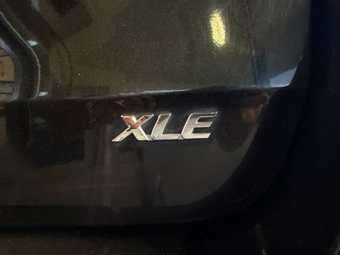 Used 2014 Toyota Sienna XLE FWD image 44