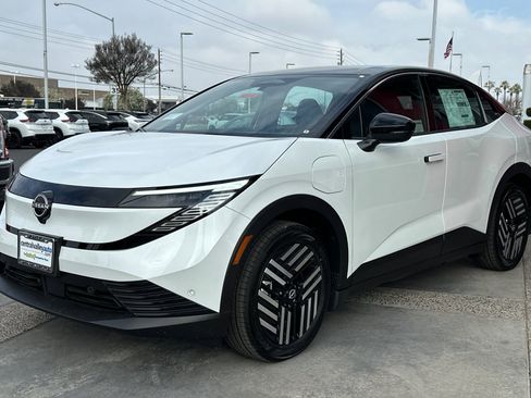 New 2026 Nissan Leaf SV+ w/ Illuminated Package image 8