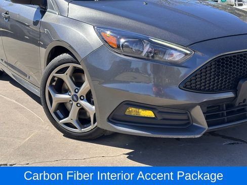Used 2018 Ford Focus ST w/ Equipment Group 402A image 2