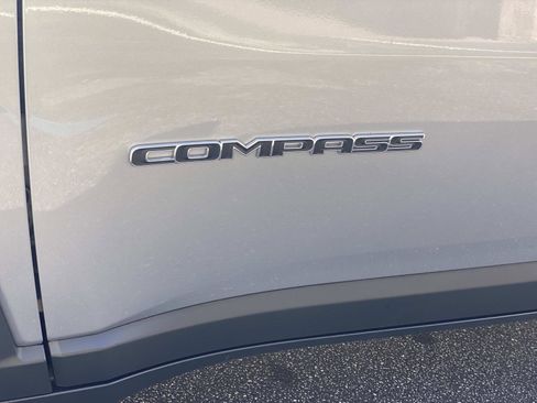 Certified 2022 Jeep Compass Latitude image 14