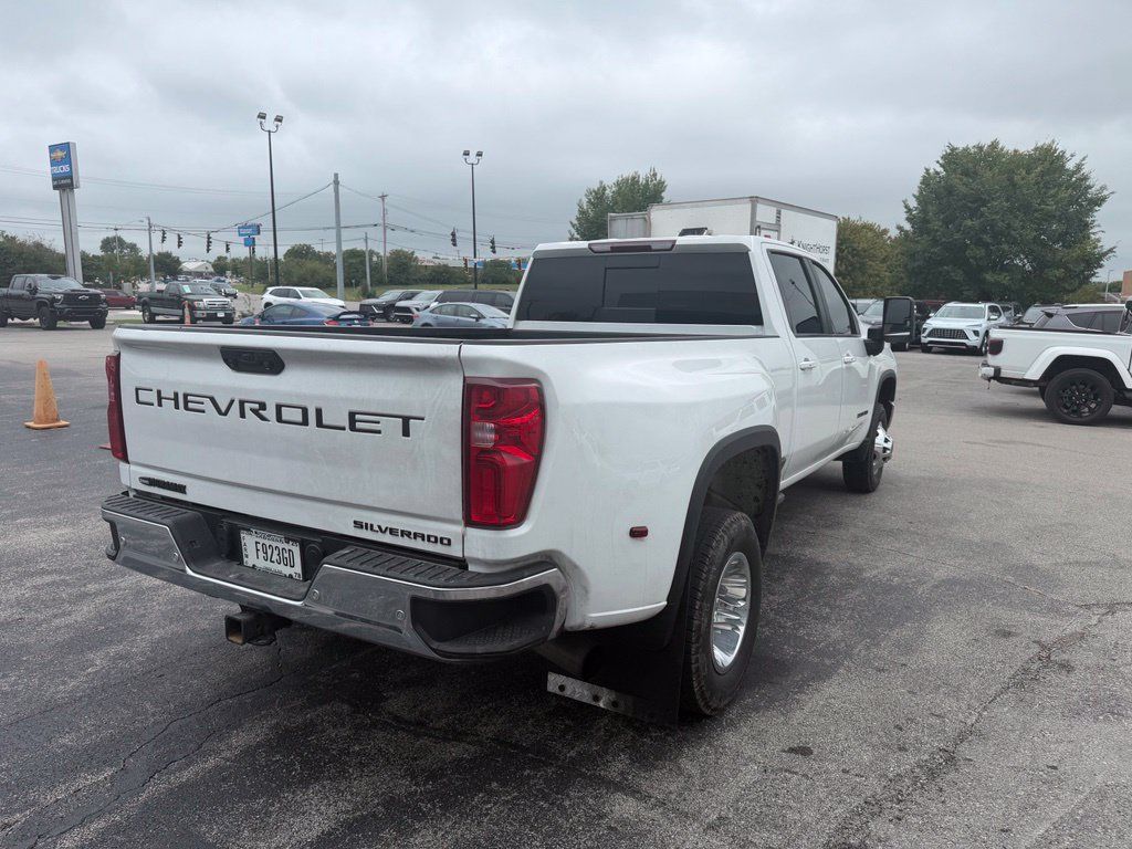 Used 2020 Chevrolet Silverado 3500 LT w/ All Star Edition AWD/4WD image 3
